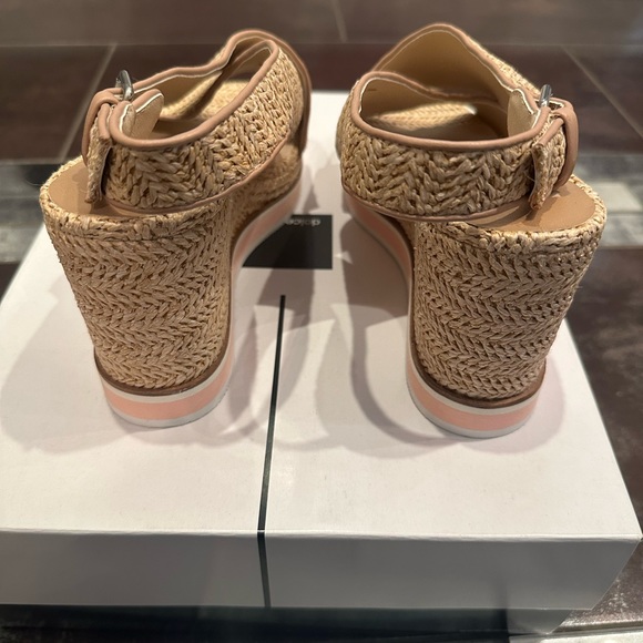 NWOT Dolce Vita Odelia Natural Raffia Tan Wedge Shoes - Picture 6 of 7